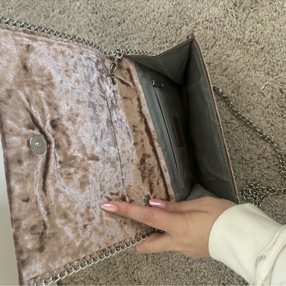 Pink Velvet Handbag - Picture 2 of 10
